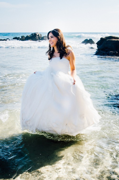 beach waves griselda trash the dress sand woman bride gown lizeth aviles photography