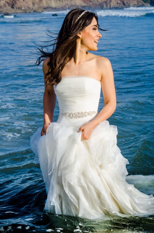 beach waves griselda trash the dress sand woman bride gown lizeth aviles photography