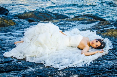 beach waves griselda trash the dress sand woman bride gown lizeth aviles photography