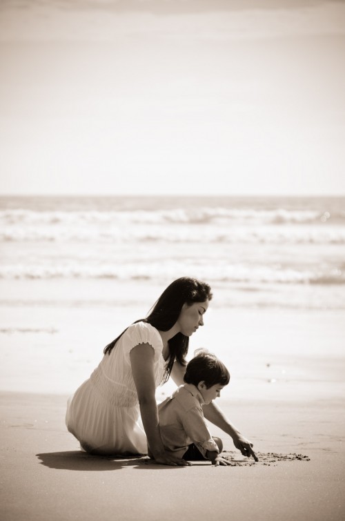 family boy mom beach rosarito baja waves sun lizeth aviles photography