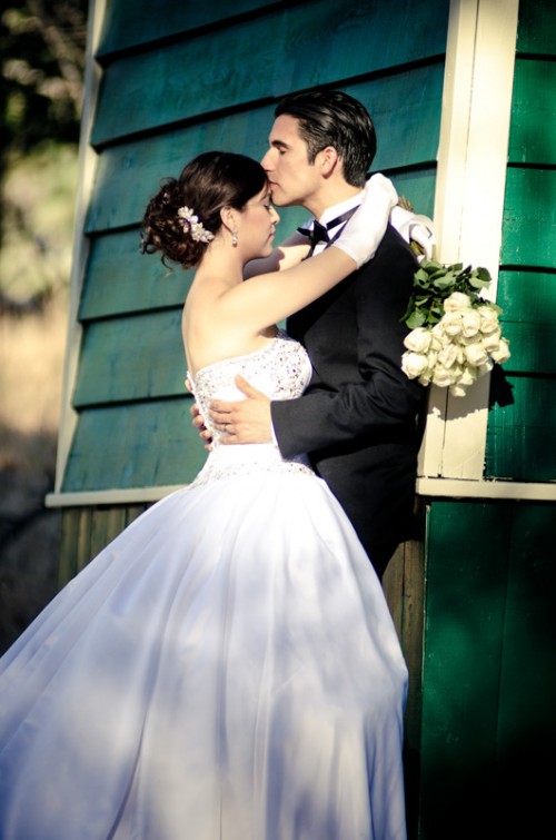 Couple Love wedding gown bride church California San Diego Tijuana Lizeth Aviles Photography